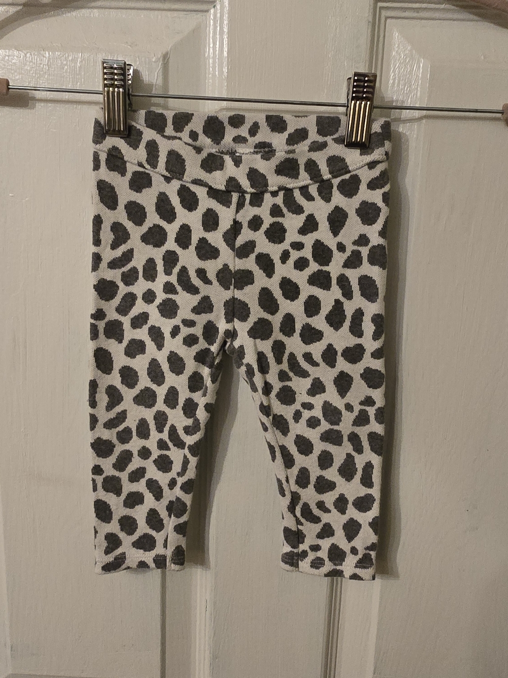 Janie and Jack White Leggings with Gray Leopard Print